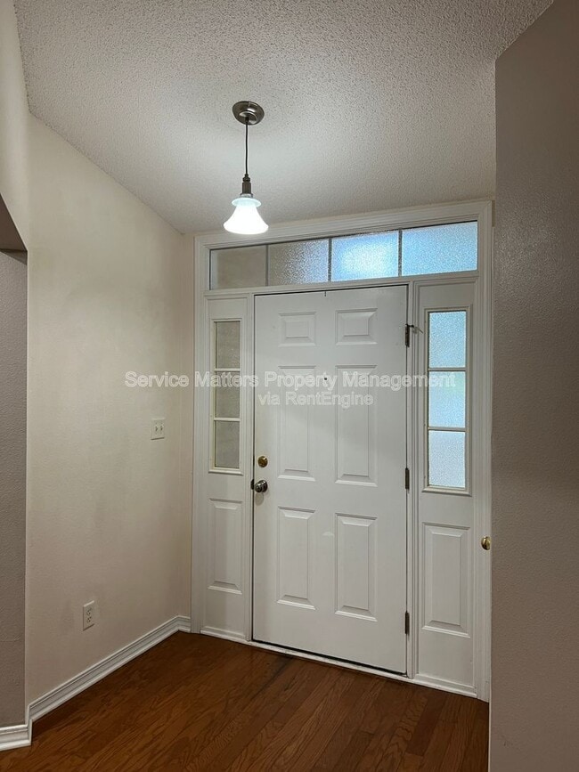 Building Photo - 6875 Cedar Ridge Cir