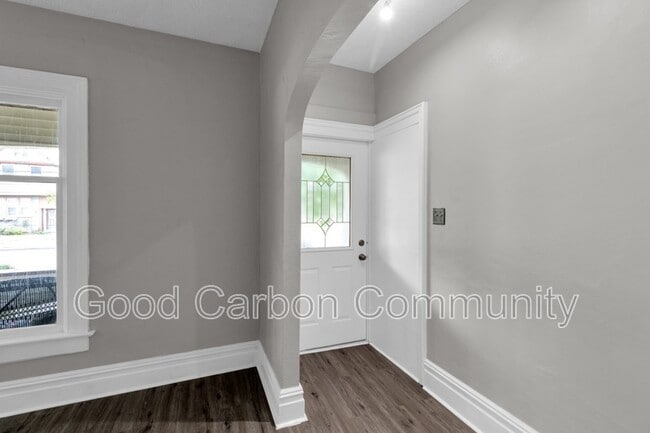 Building Photo - 246 Tremont St