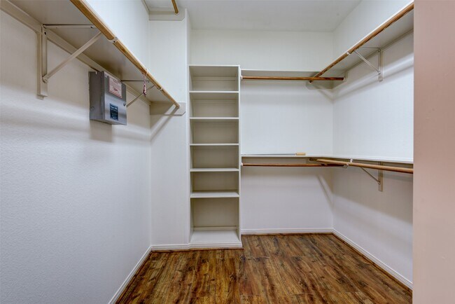 Building Photo - 2210 Mason St