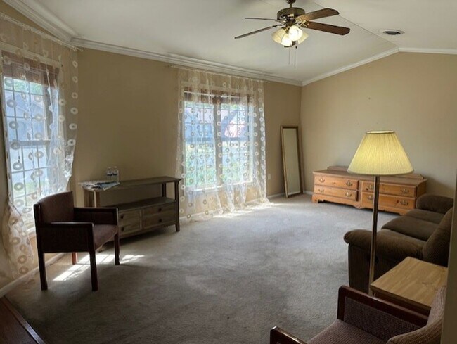 Building Photo - 24 Mel-Ron Ct-