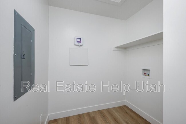 Building Photo - 281 W 1150 N