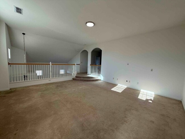 Building Photo - Spacious Cresleigh Ranch Home Near Schools...