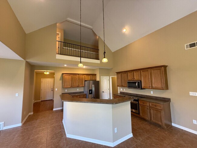 Building Photo - BEAUTIFUL SPACIOUS HOME IN BARTLETT