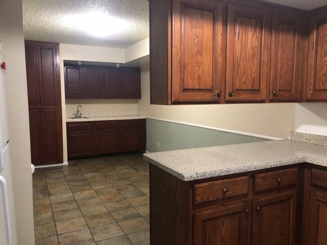 Building Photo - 823 Spyglass Ln