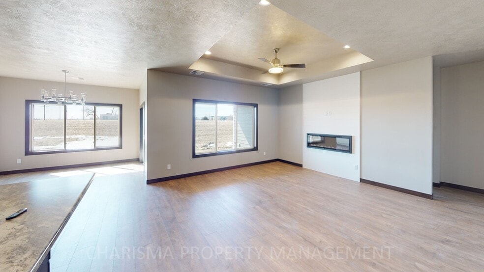 Building Photo - 4528 W Graceland Pl