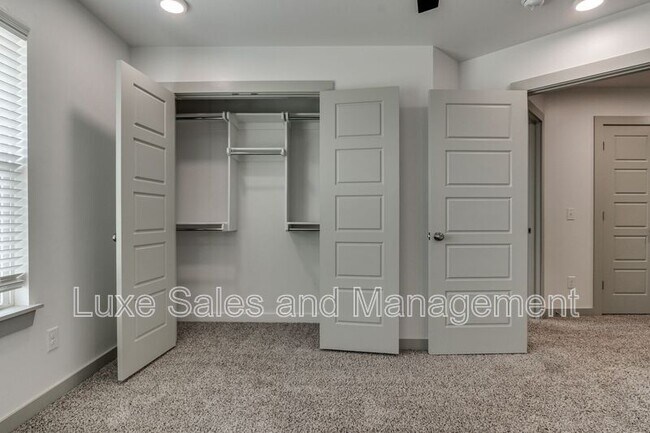 Building Photo - 7907 NW 135th Terrace