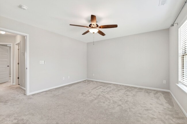 Building Photo - ***Pending*** Beautiful 4BR End-Unit Townhome in Prime Apex Location!