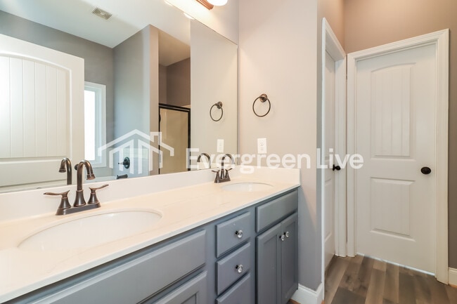 Building Photo - 39 Little Crk Mnr Ct