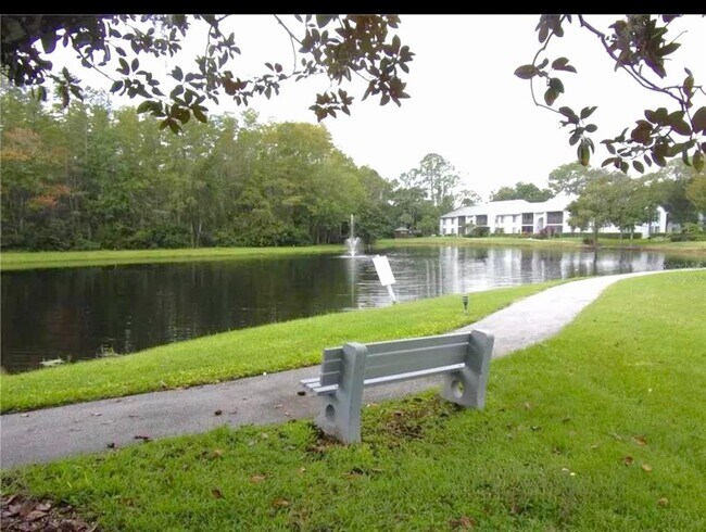 Building Photo - 1344 Pine Ridge Cir E