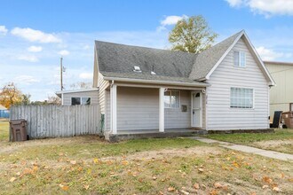 Building Photo - Recently Updated Single Family Home on Spo...