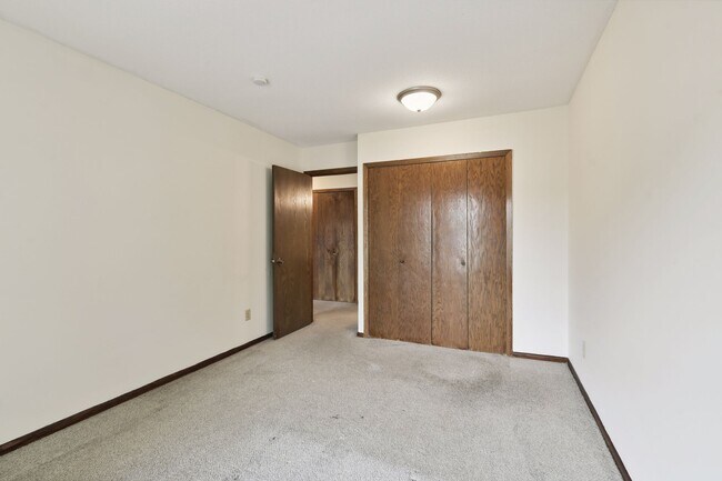 Building Photo - 819 11th Ave S