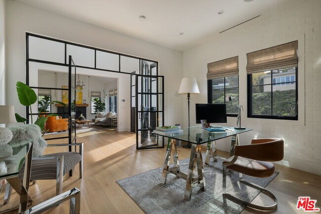 Building Photo - 16101 Royal Mt Dr