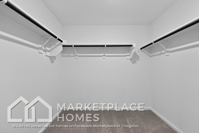 Building Photo - 412 Sambal Dr