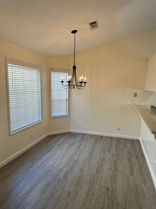 Building Photo - 1310 Puebla Way