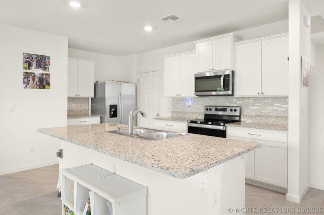 Building Photo - 10764 SW Vasari Way