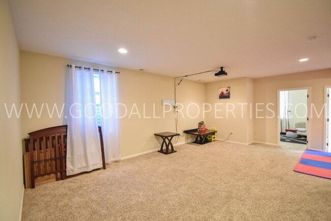 Building Photo - 5 Bedroom Home with Fenced Yard, and 3 Car Garage in Waukee