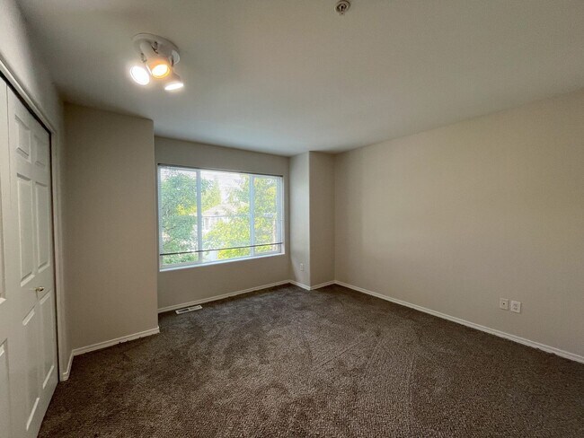 Building Photo - 14186 SW Barrows Rd