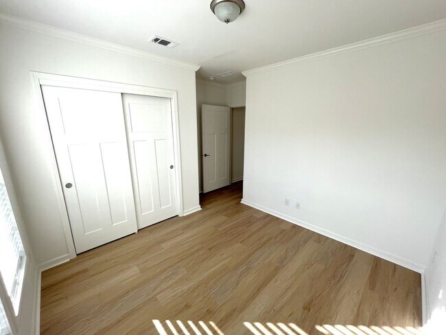 Building Photo - 1021 Vervain Dr