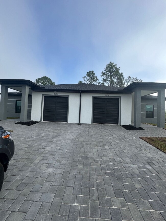Building Photo - 1504 Gary Ln
