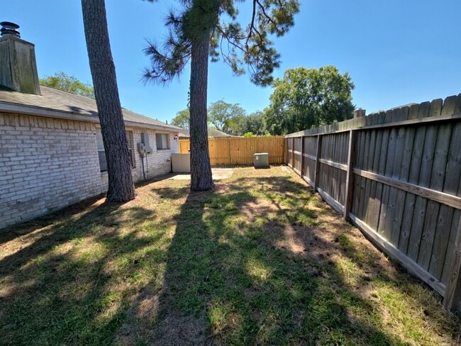 Building Photo - 23207 Pine Post Ln