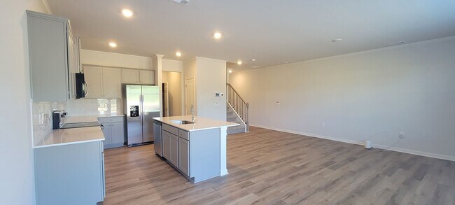 Building Photo - 23 Berryville Dr