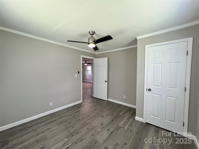 Building Photo - 303 Talley St