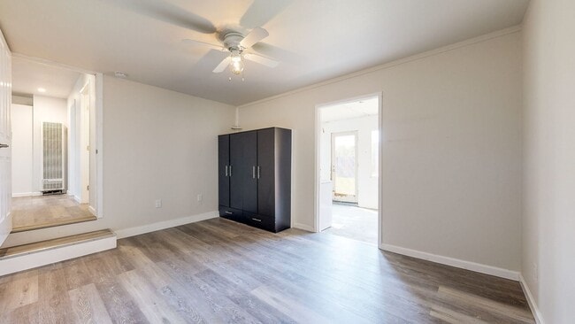 Building Photo - Gated and fully remodeled 1 bedroom 1 bath...