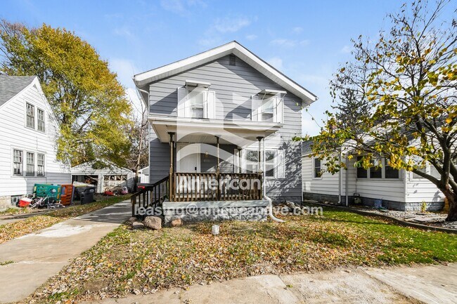 Building Photo - 3002 McKinley St