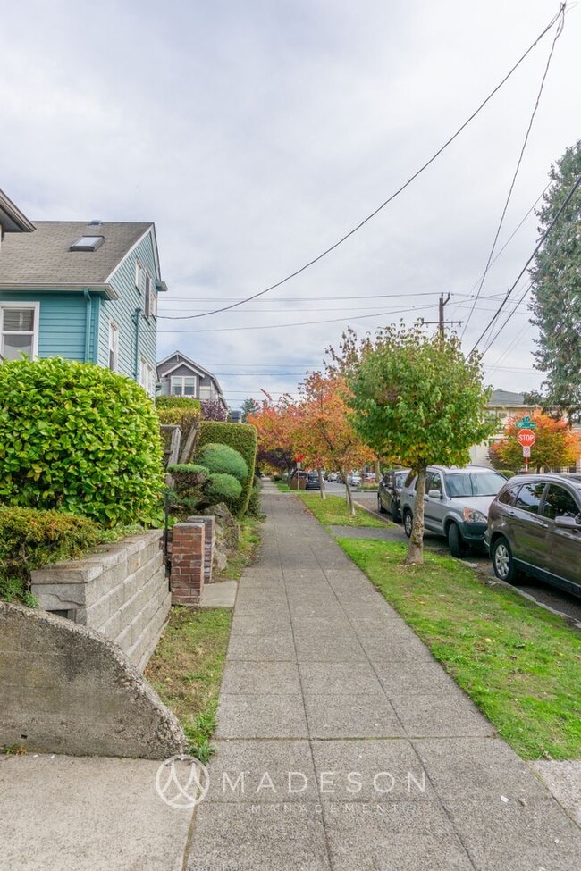 Building Photo - Charming First Hill Single Family House wi...