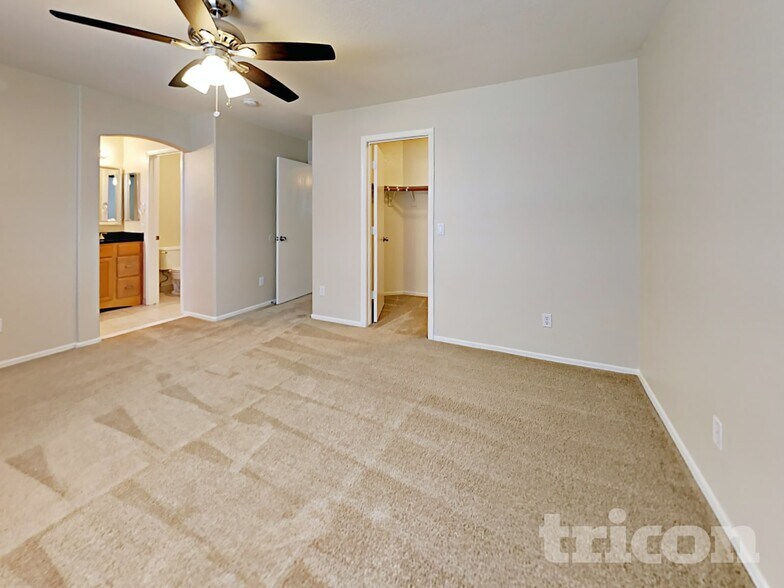 Building Photo - 16286 N 159th Dr