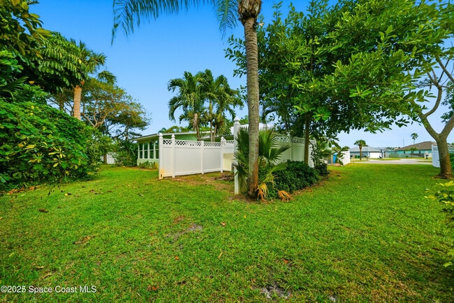 Building Photo - 2108 Rosewood Dr