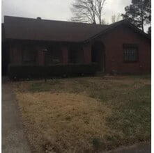 Building Photo - 5625 Fieldcrest Ave