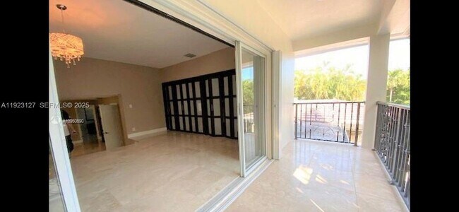 Building Photo - 100 S Prospect Dr