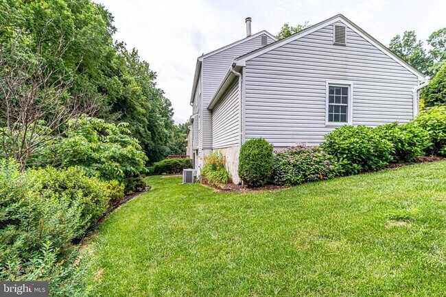 Building Photo - 4809 Tabard Pl