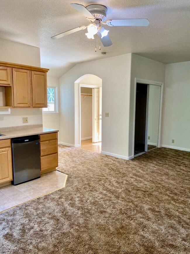 Building Photo - 14720 Lynshar Rd