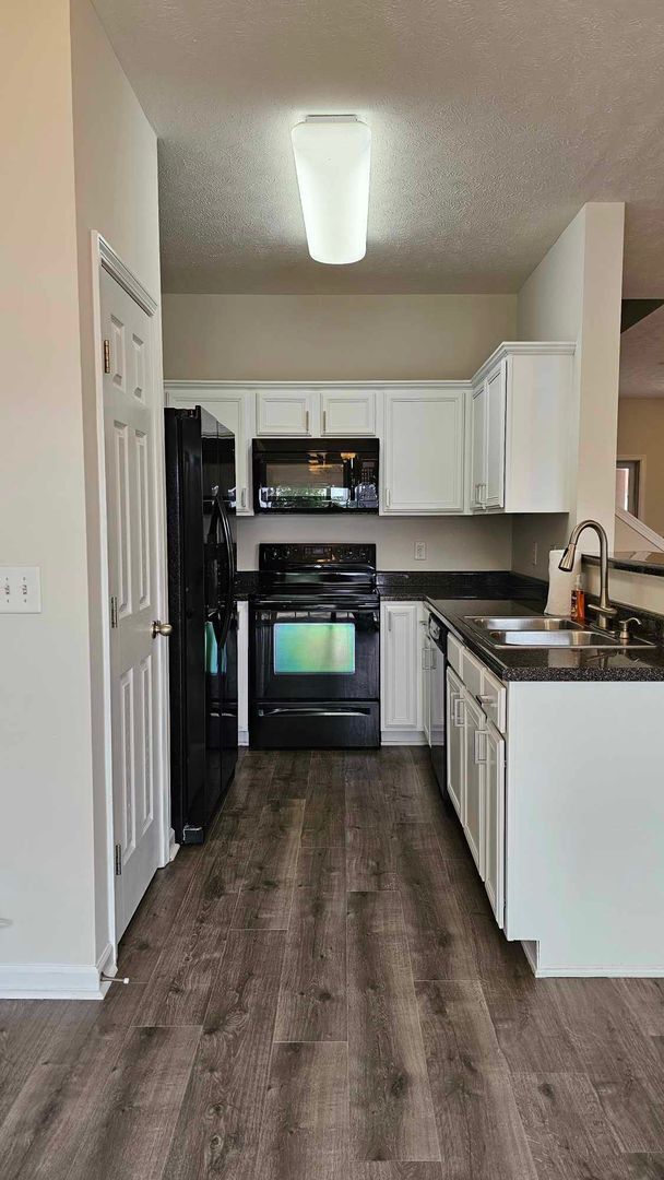 Building Photo - Brentwood Town home for lease
