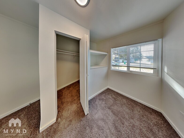 Building Photo - 7203 SE Harmony Dr