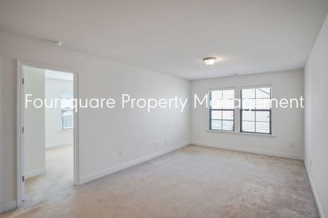 Building Photo - Spacious Single-Family Home with Open Floor Plan, Loft & Two-Car Garage – In the Popular Arrowhea...
