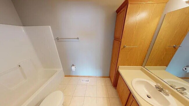 Building Photo - 2204 NW Ashton Ln