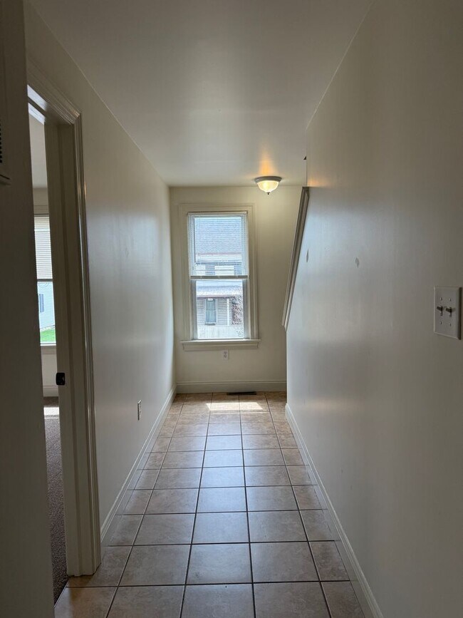 Building Photo - 3131 Lincoln Hwy E