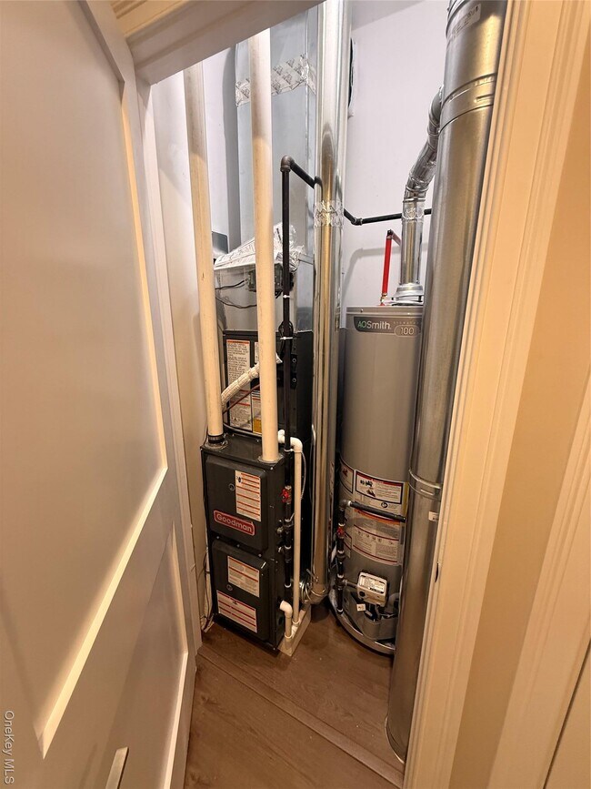 Building Photo - 122 Greenwich Ave