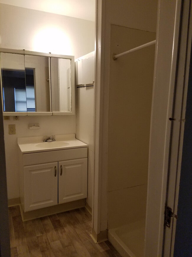 Building Photo - 593 14th St