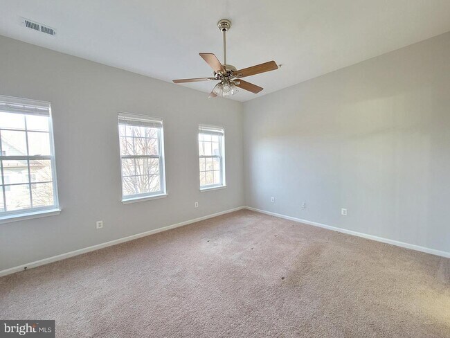 Building Photo - 3618 Sprigg St S