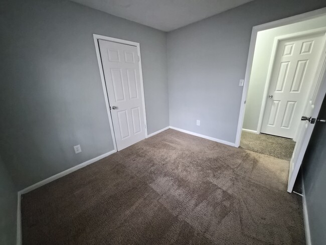 Building Photo - 3526 Luewan Ct