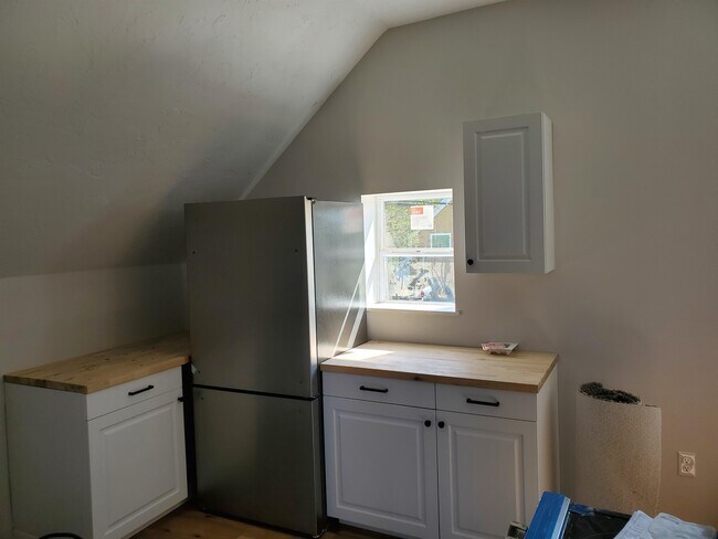 Building Photo - 23 Canaan St