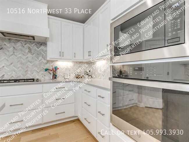 Building Photo - 10516 NW 33rd Pl