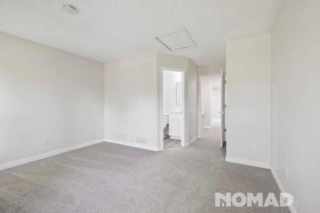 Building Photo - Charming 3BR Townhome in Centennial
