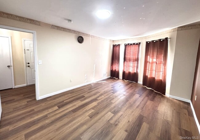 Building Photo - 199 Ramapo Rd