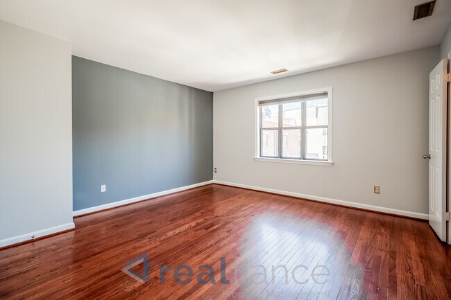 Building Photo - 1306 12th St NW