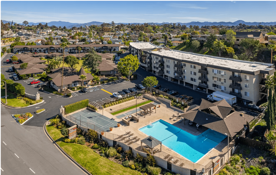 Primary Photo - Ivanhoe Village Apartments